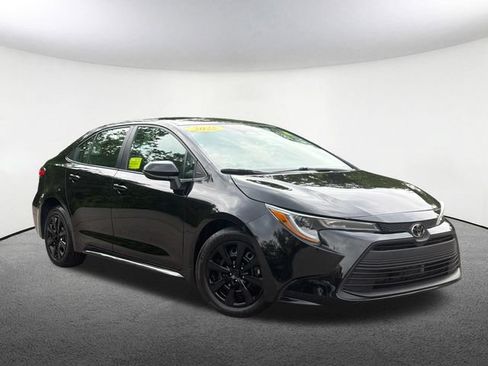 Certified 2025 Toyota Corolla LE FWD image 2