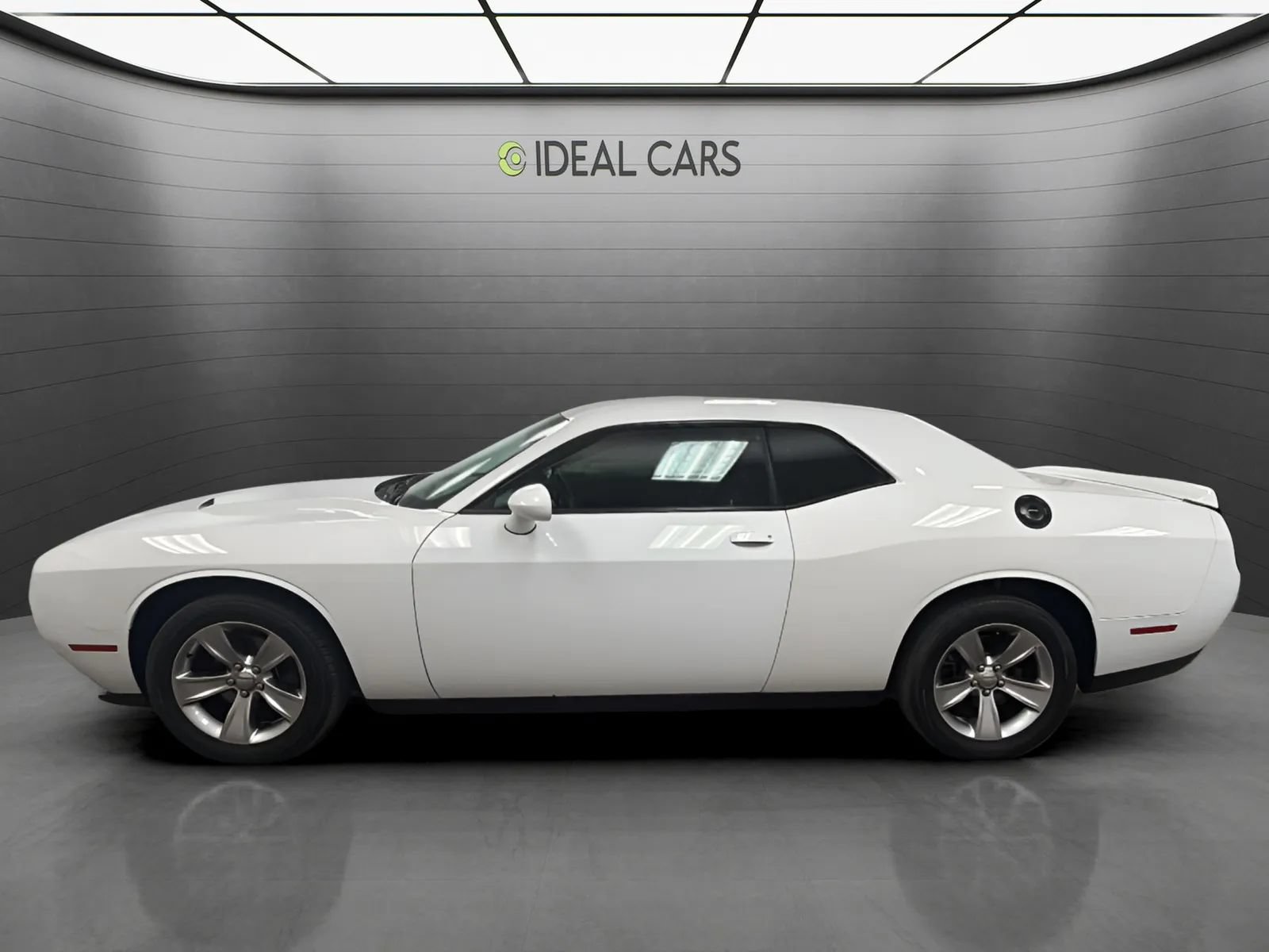 Used 2020 Dodge Challenger SXT RWD image 8