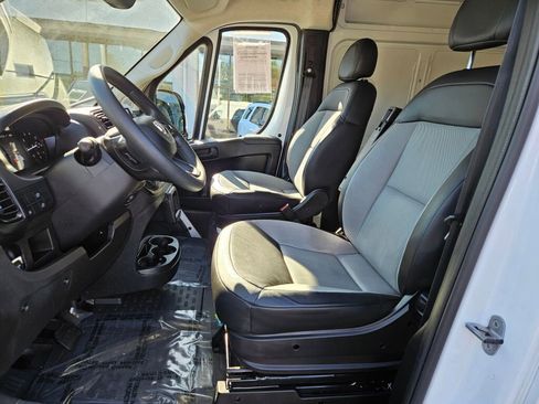 Used 2024 RAM ProMaster 2500 w/ Convenience Group FWD image 16