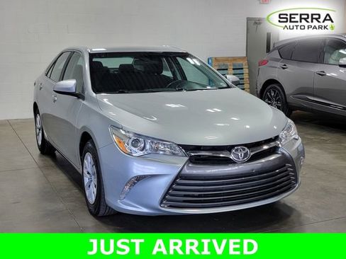 Used 2016 Toyota Camry LE FWD image 4