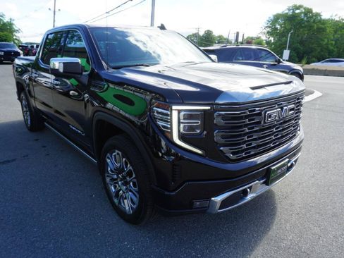 Used 2023 GMC Sierra 1500 Denali Ultimate AWD/4WD image 4