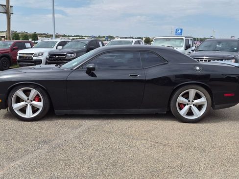 Used 2009 Dodge Challenger SRT8 w/ SRT Option Group II RWD image 6