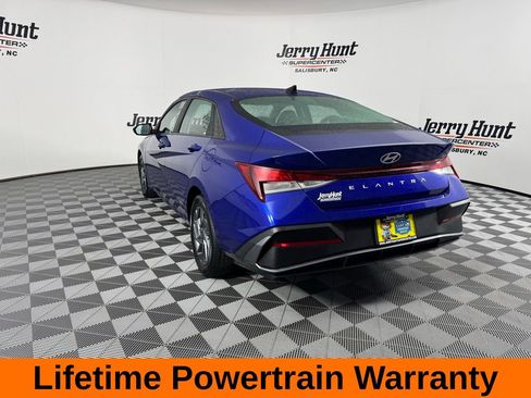 Used 2024 Hyundai Elantra SEL image 8