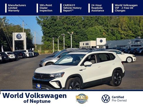 Certified 2024 Volkswagen Taos SE w/ Panoramic Sunroof Package image 1