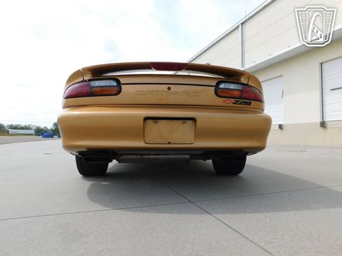 Used 1998 Chevrolet Camaro Z28 image 23
