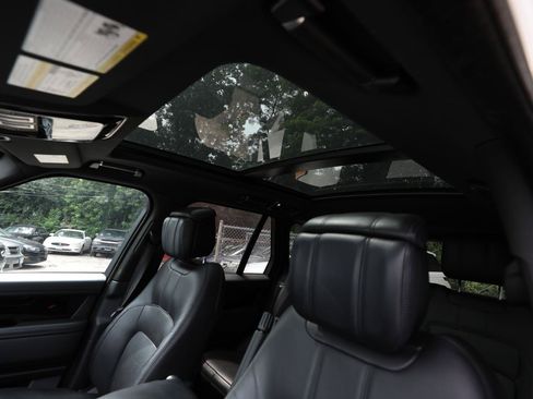 Used 2018 Land Rover Range Rover HSE AWD/4WD image 19