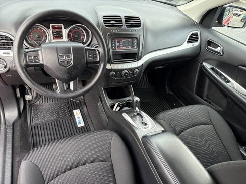 Used 2018 Dodge Journey SE w/ Blacktop Package image 18