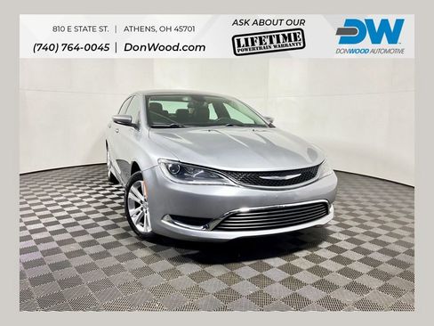 Used 2017 Chrysler 200 Limited Platinum image 1