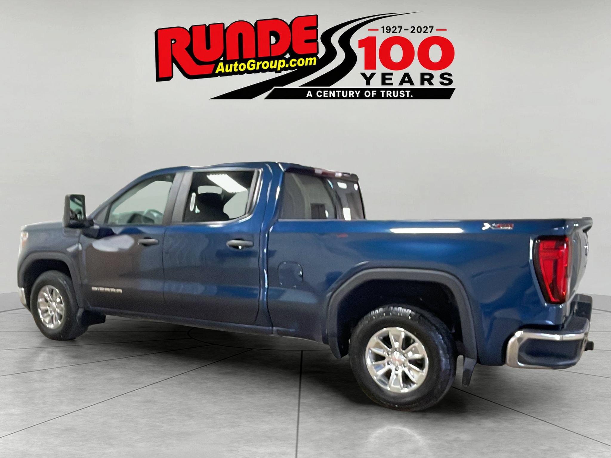 Used 2020 GMC Sierra 1500 4x4 Crew Cab w/ Sierra Value Package image 3