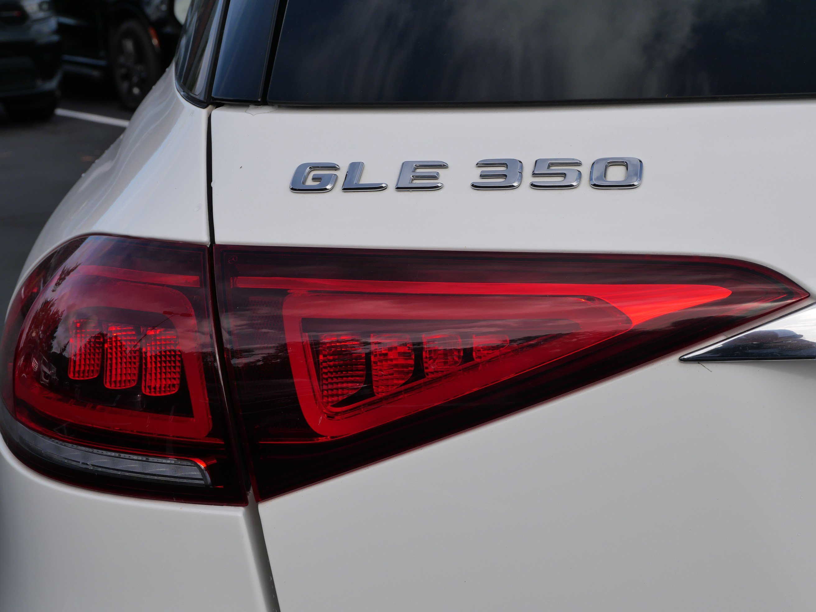 Used 2022 Mercedes-Benz GLE 350 4MATIC image 11