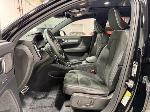 Used 2019 Volvo XC40 T5 R-Design AWD/4WD image 14