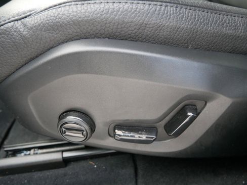 Certified 2025 Volvo XC60 B5 Plus image 14