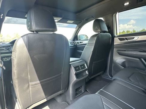 Used 2024 Volkswagen Atlas Cross Sport SE FWD image 18
