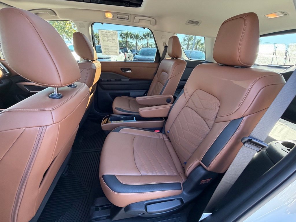 Used 2024 Nissan Pathfinder Platinum AWD/4WD image 27