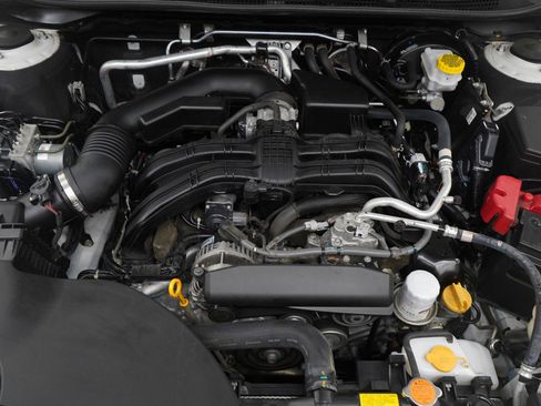 Used 2021 Subaru Outback Limited image 32