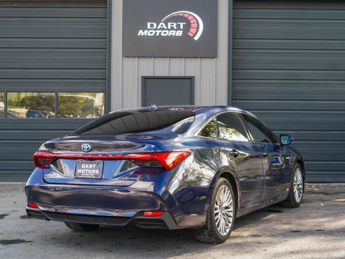 Used 2019 Toyota Avalon Limited image 7