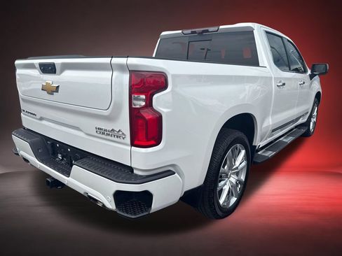 Certified 2024 Chevrolet Silverado 1500 High Country w/ High Country Premium Package AWD/4WD image 4