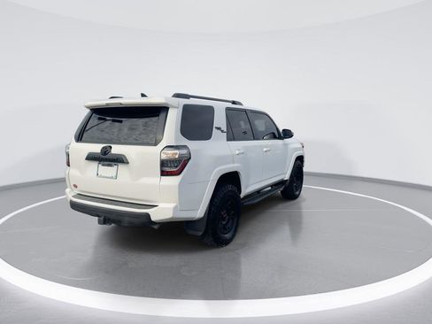 Used 2024 Toyota 4Runner TRD Off-Road Premium image 8