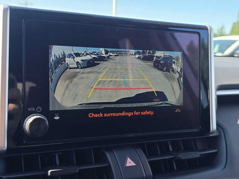 Certified 2025 Toyota RAV4 LE AWD/4WD image 29