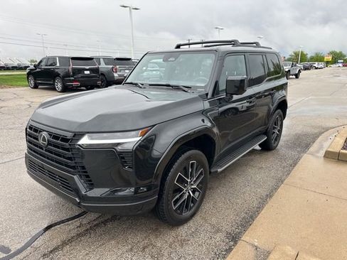 Used 2024 Lexus GX 550 w/ Accessory Package (Z1) AWD/4WD image 8