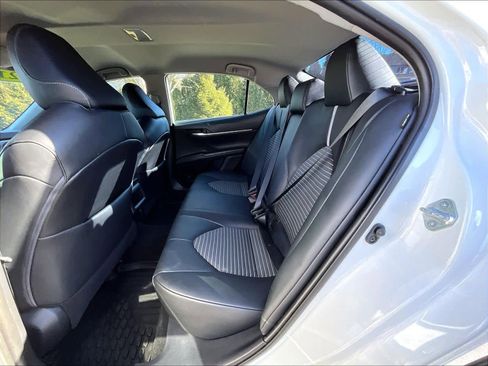 Used 2021 Toyota Camry SE image 15