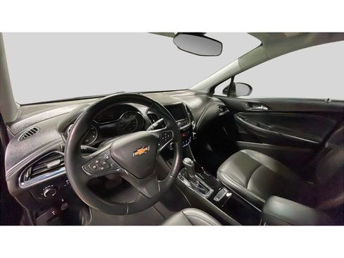 Used 2019 Chevrolet Cruze Premier image 10
