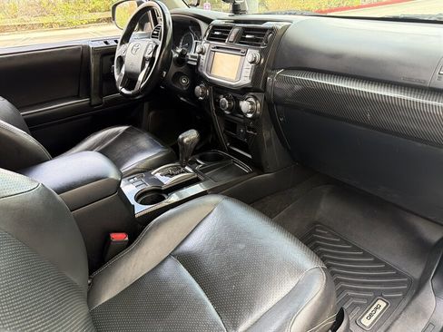 Used 2014 Toyota 4Runner SR5 RWD image 12