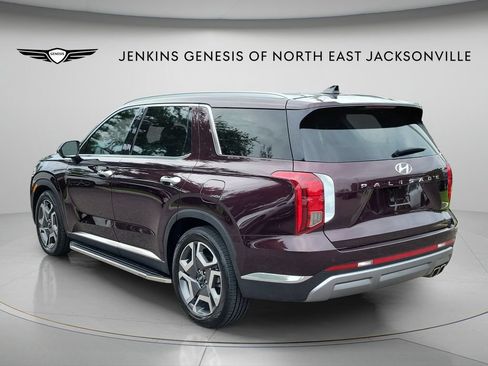 Used 2024 Hyundai Palisade Limited FWD image 4