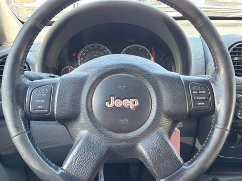 Used 2006 Jeep Liberty Sport AWD/4WD image 17