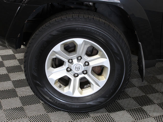 Used 2016 Toyota 4Runner SR5 AWD/4WD image 15
