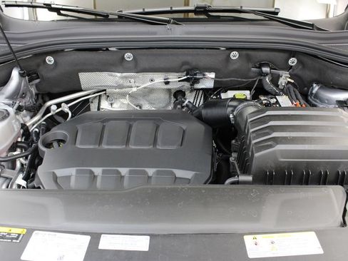 Used 2025 Volkswagen Atlas SE FWD image 30