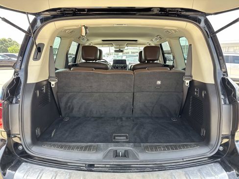 Used 2023 INFINITI QX80 Premium Select AWD/4WD image 8