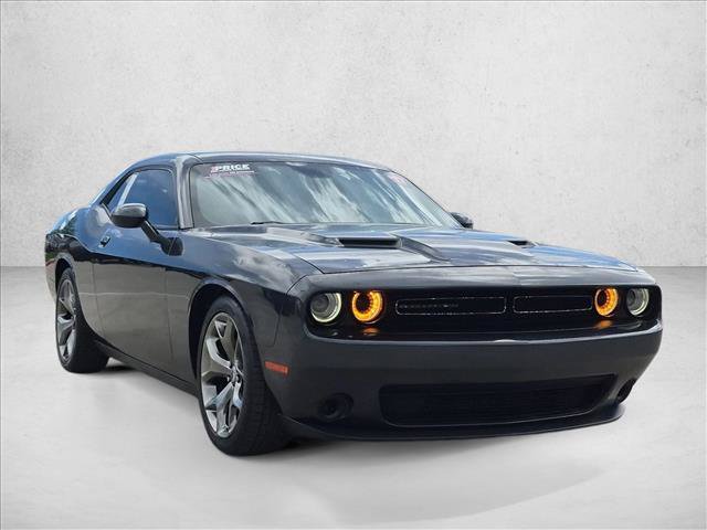 Used 2017 Dodge Challenger SXT RWD image 3