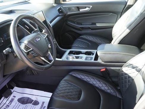 Used 2024 Ford Edge Titanium image 18