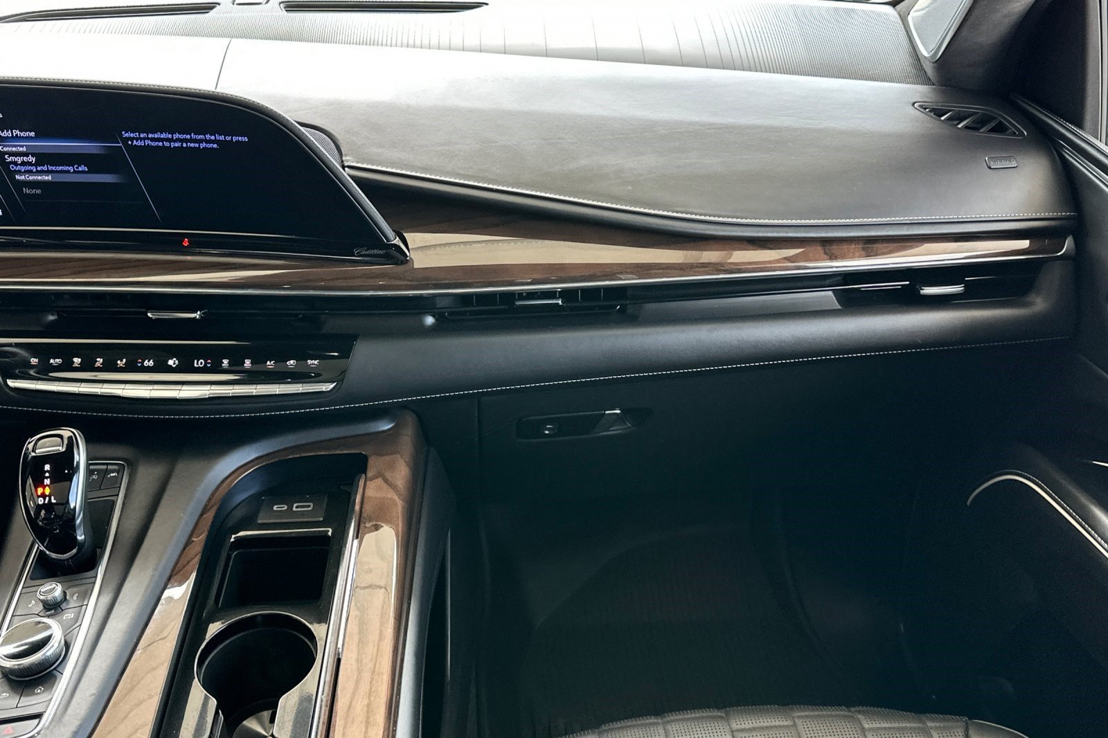 Used 2024 Cadillac Escalade ESV Sport Platinum w/ LPO, ONYX Package AWD/4WD image 34