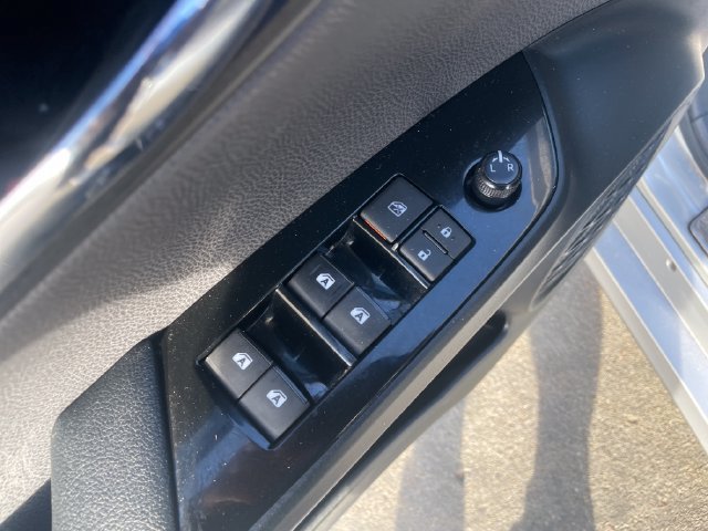 Used 2017 Toyota Prius Prime Advanced w/ Carpet Mat Package FWD image 21