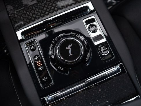Certified 2026 Rolls-Royce Cullinan Black Badge AWD/4WD image 40