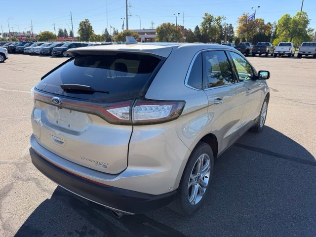 Used 2018 Ford Edge Titanium w/ Equipment Group 302A AWD/4WD image 10