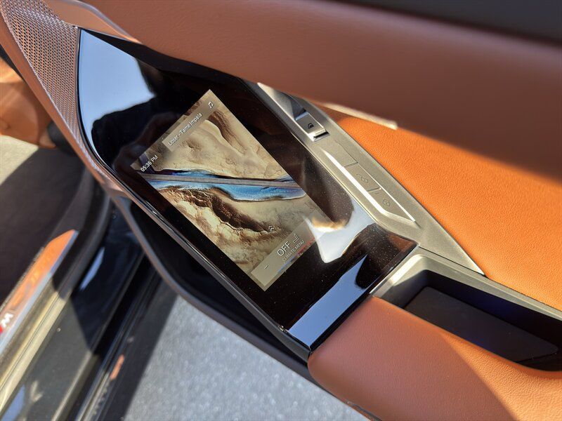 Used 2025 BMW i7 eDrive50 w/ M Sport Package RWD image 46