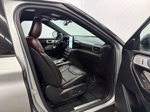 Used 2020 Ford Explorer Platinum w/ Premium Technology Package AWD/4WD image 15