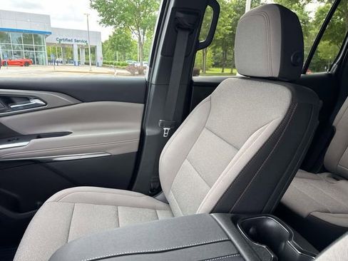New 2026 Chevrolet Traverse LT w/ LPO, Floor Liner Package FWD image 19