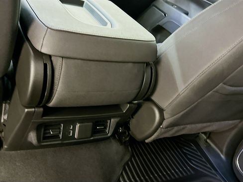 Used 2024 GMC Sierra 1500 Elevation image 28