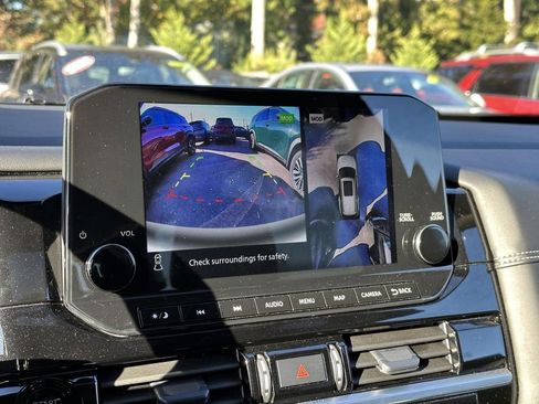 Certified 2025 Nissan Pathfinder Platinum w/ Cargo Package image 30