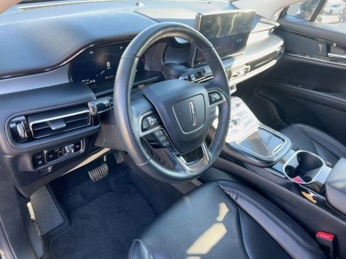 Used 2023 Lincoln Nautilus AWD image 4