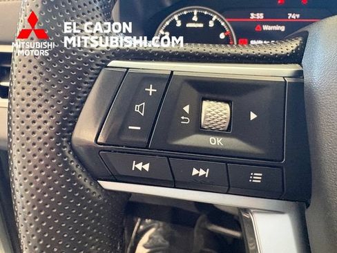 Used 2025 Mitsubishi Outlander SE FWD image 13
