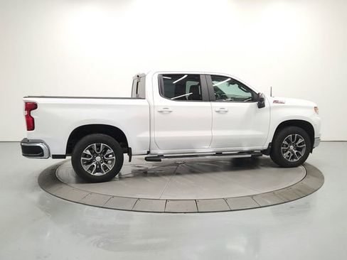 Used 2025 Chevrolet Silverado 1500 LT AWD/4WD image 8