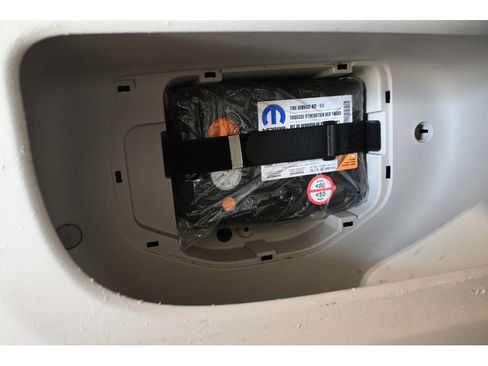 Used 2021 Chrysler Voyager Lxi FWD image 27