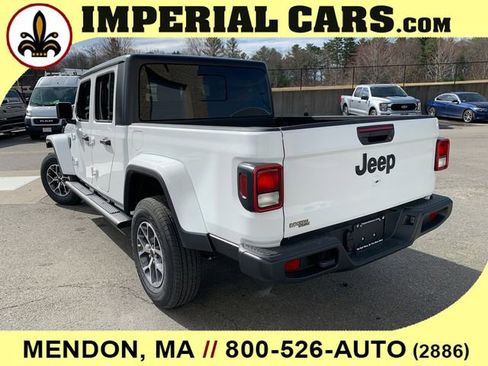 New 2025 Jeep Gladiator Sport image 10