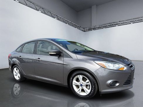 Used 2014 Ford Focus SE FWD image 8