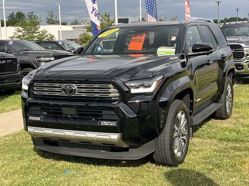 Used 2025 Toyota 4Runner Limited AWD/4WD image 7
